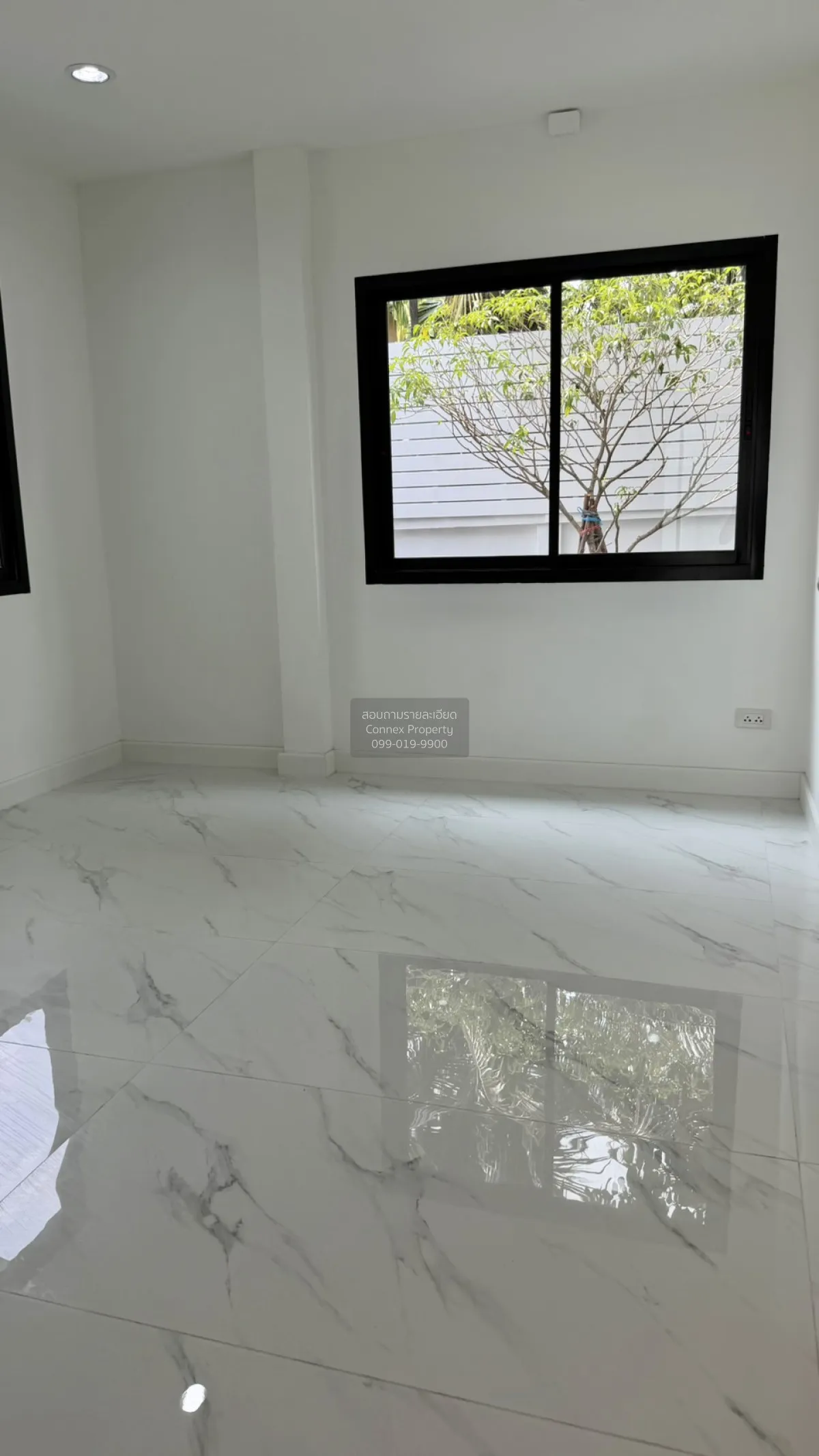 For Sale House , Thong Sathit Villa 5 , wide frontage , newly ren