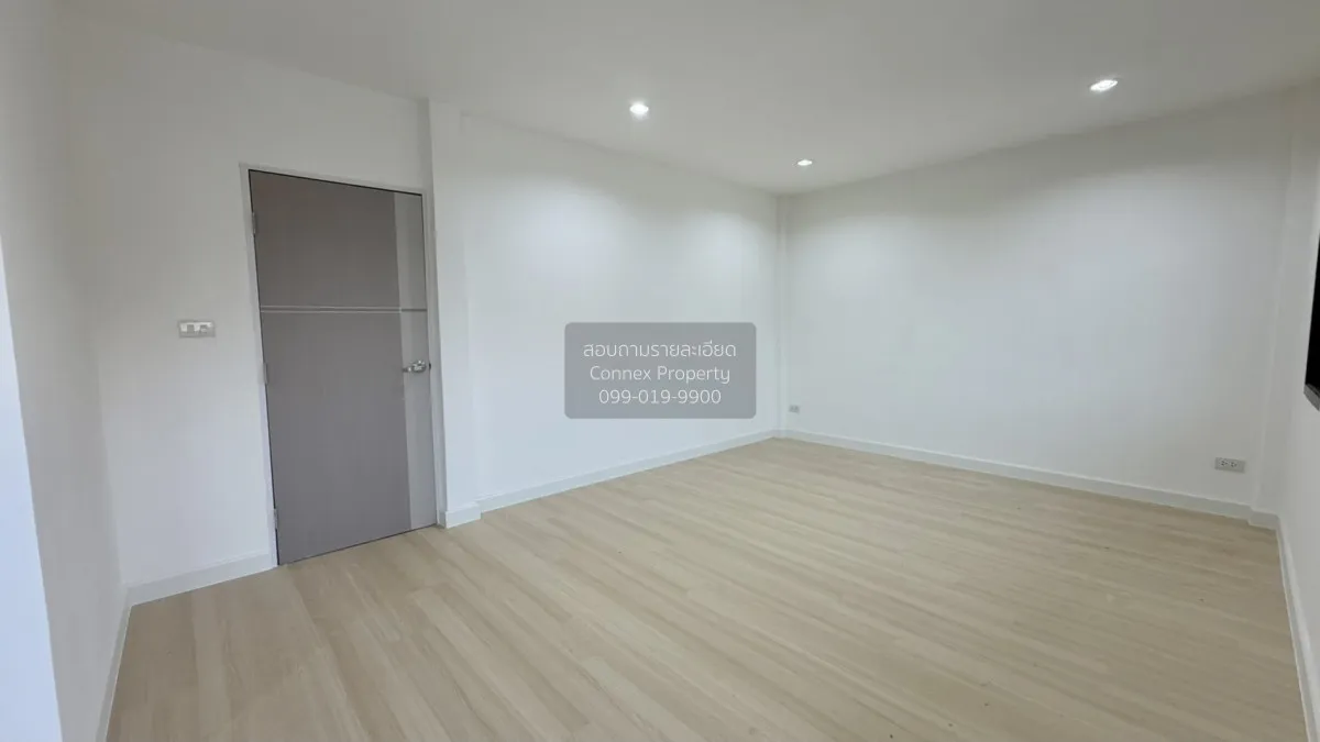 For Sale House , Thong Sathit Villa 5 , wide frontage , newly ren