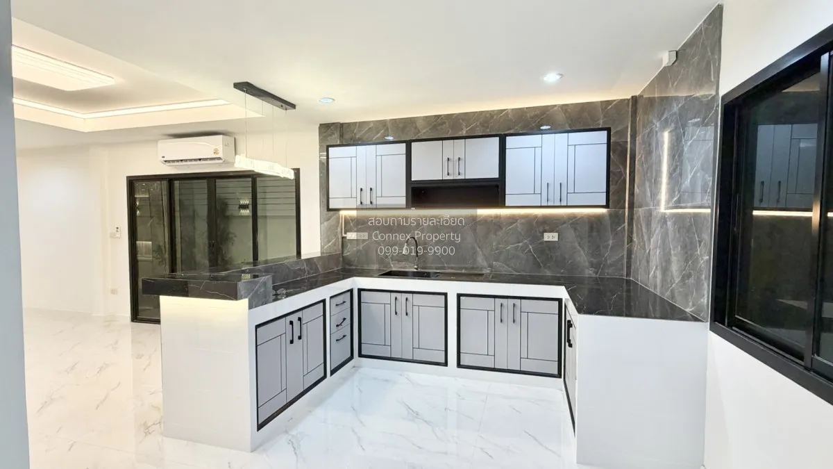 For Sale House , Thong Sathit Villa 5 , wide frontage , newly ren
