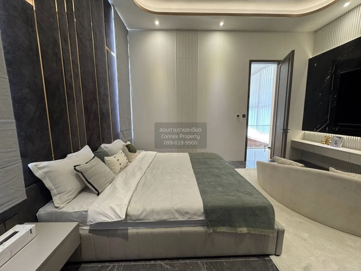 For Sale Luxury modern 4-storey pool villa, 400 sq.m, Pattaya Thi
