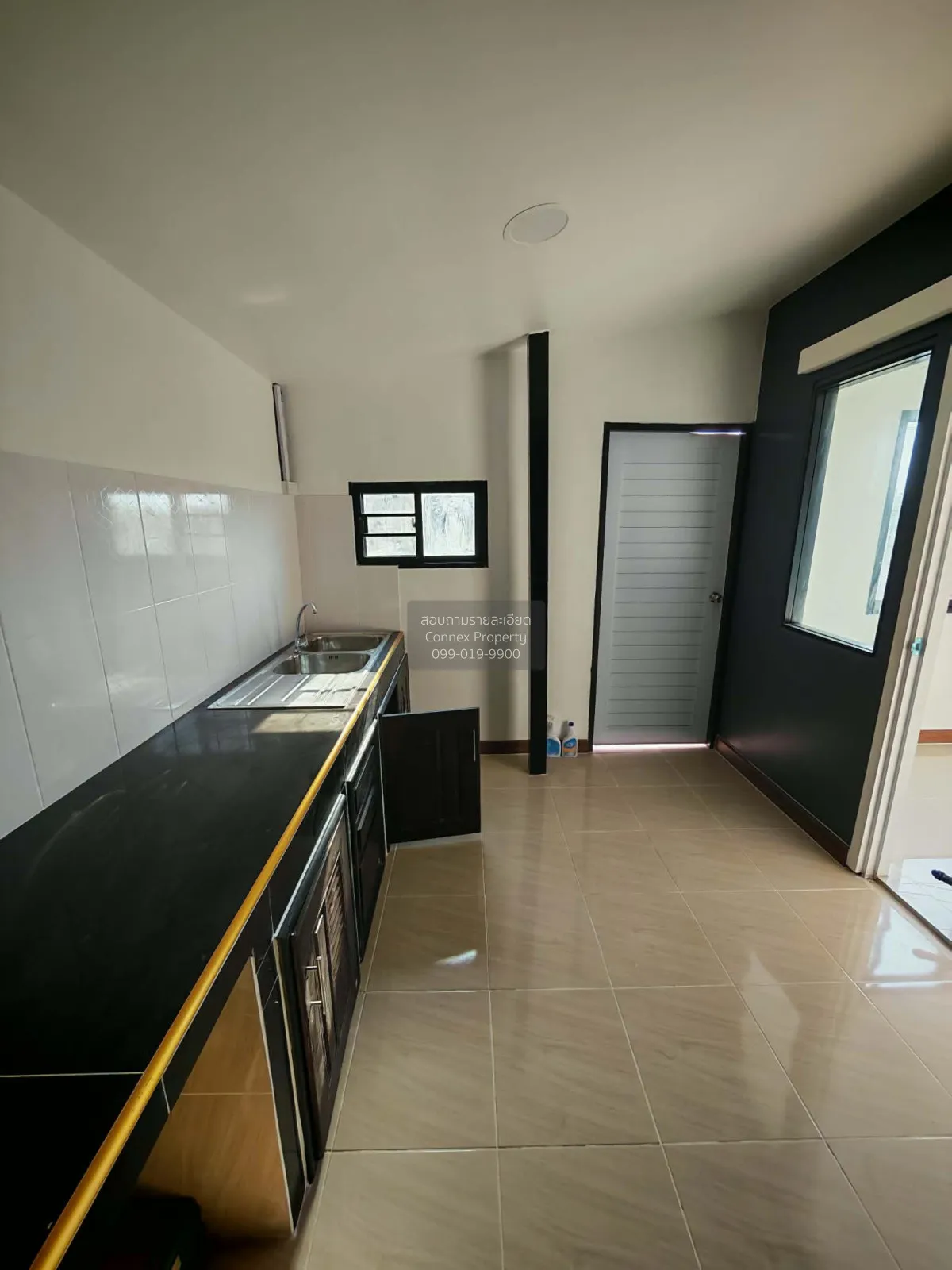 For Sale House , Flora Ville Park City Suwinthawong , corner unit