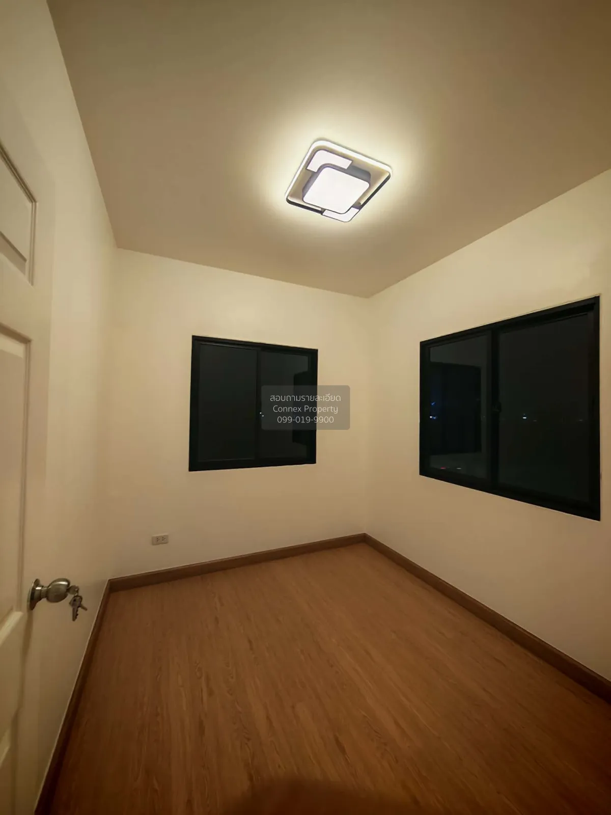 For Sale House , Flora Ville Park City Suwinthawong , corner unit
