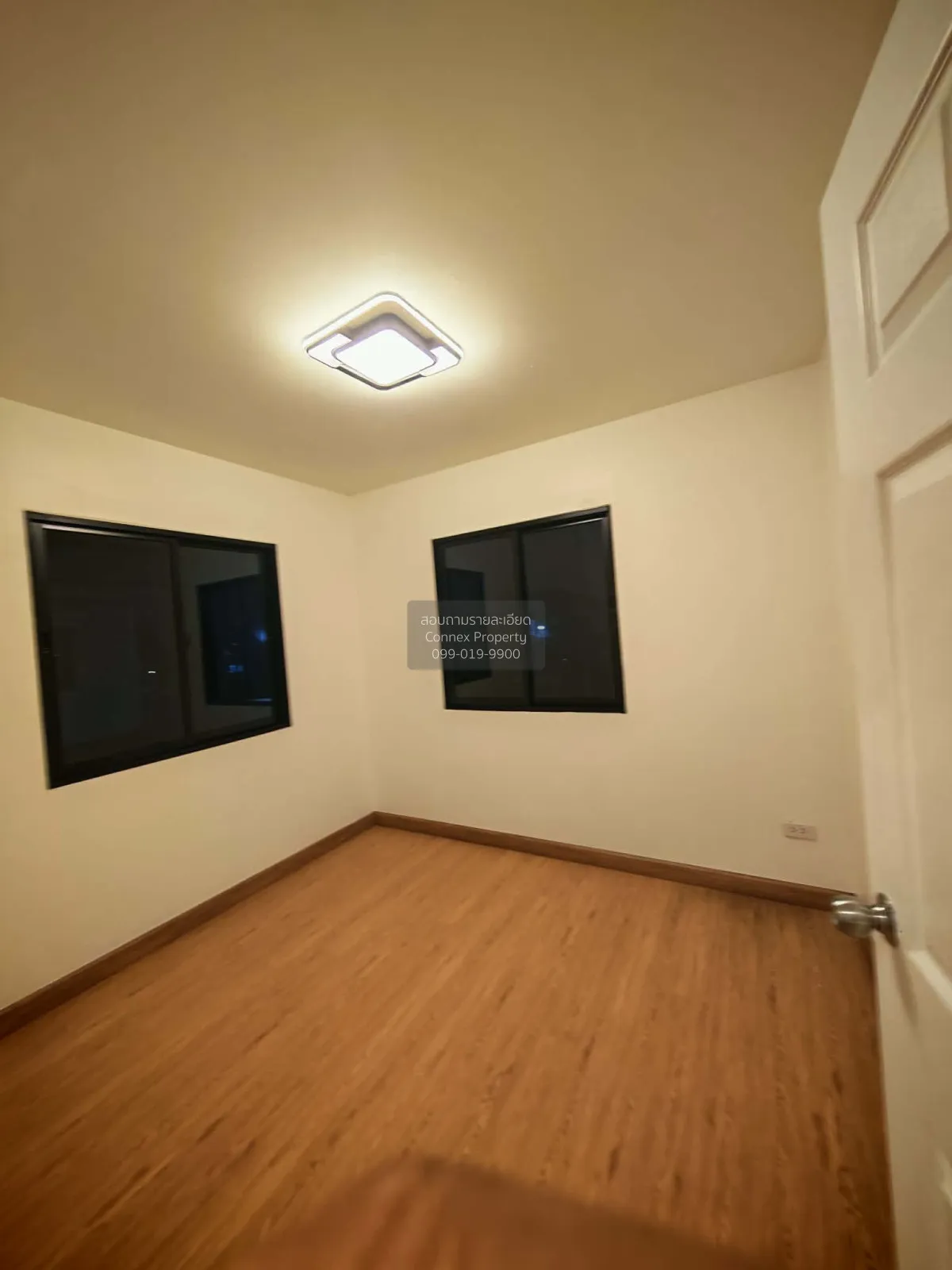 For Sale House , Flora Ville Park City Suwinthawong , corner unit