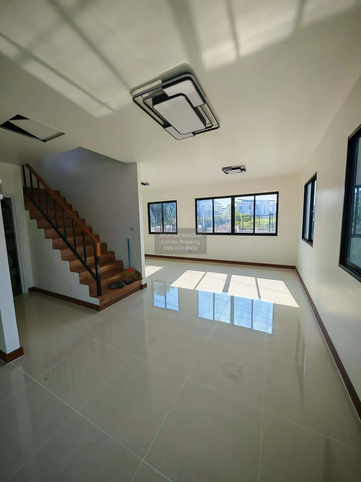 For Sale House , Flora Ville Park City Suwinthawong , corner unit