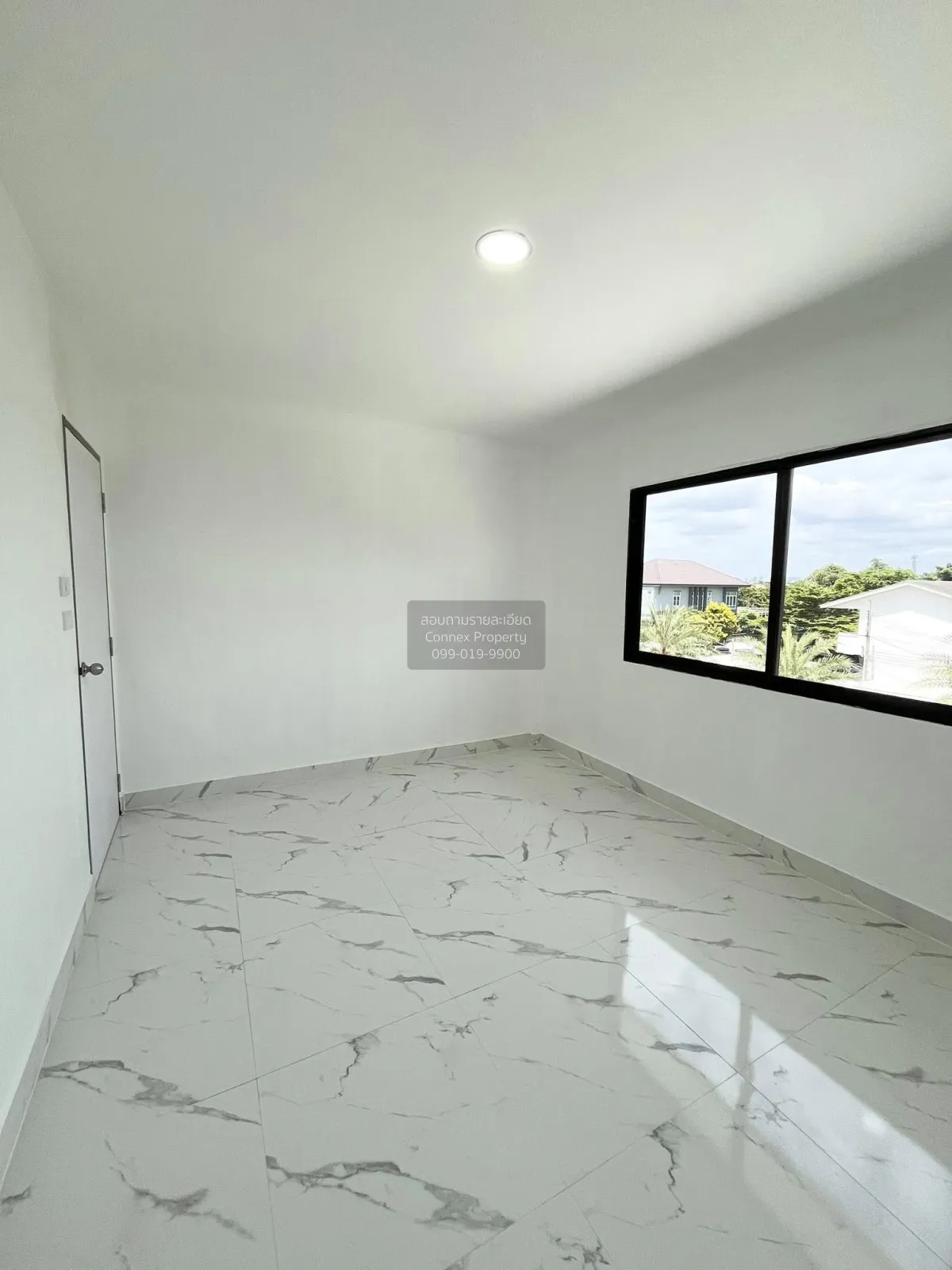For Rent 3-story townhome (along the Ramintra Expressway) , Ramin
