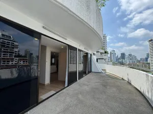 For Rent Condo , Supalai Place Sukhumvit 39 , nice view , high floor , corner unit , wide frontage , newly renovated , BTS-Phrom Phong , Khlong Tan Nuea , Watthana , Bangkok , CX-155584