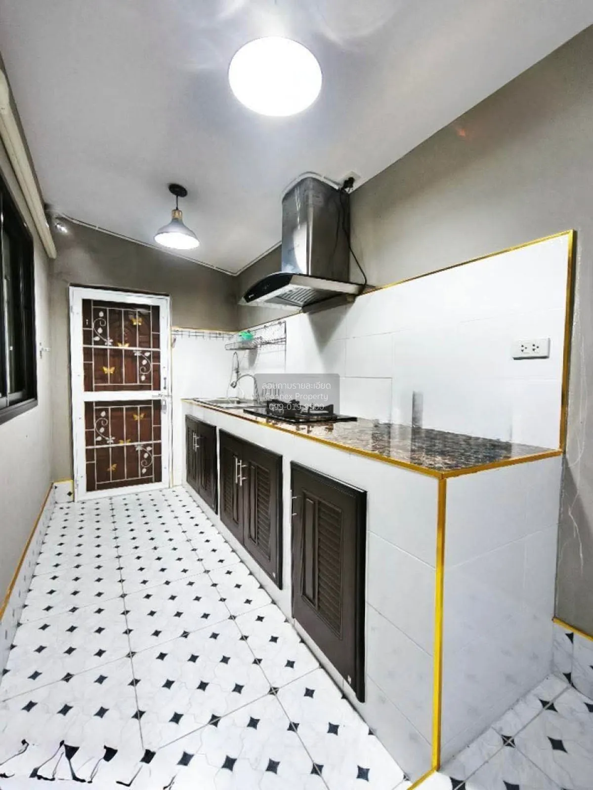 For Sale House , Ratchatanee 11 , corner unit , wide frontage , B