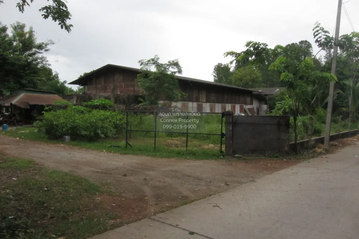 For Sale Factory located on a 4-2-95 rai plot of land at Tha Boon 2