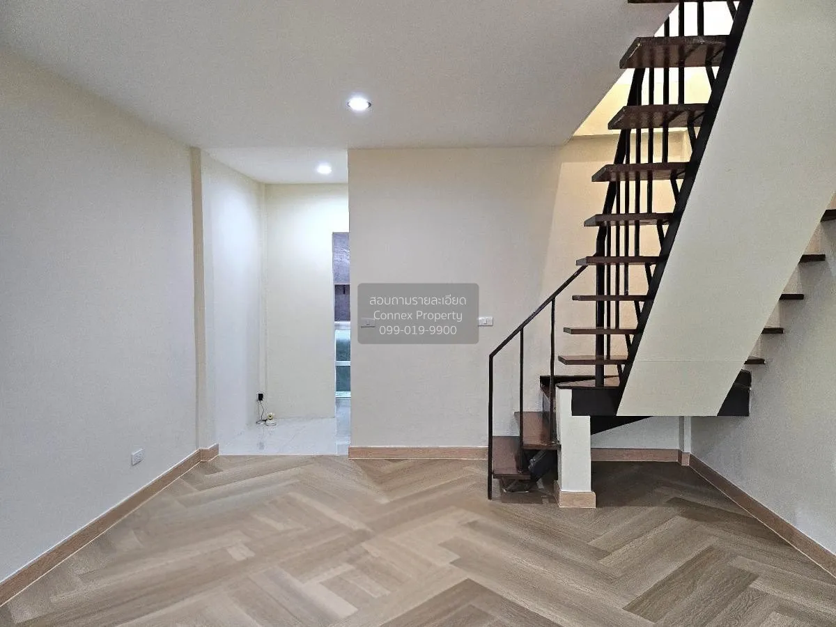 For Sale Two adjoining townhouses, Ladprao Wanghin 82. , Lat Phra 3