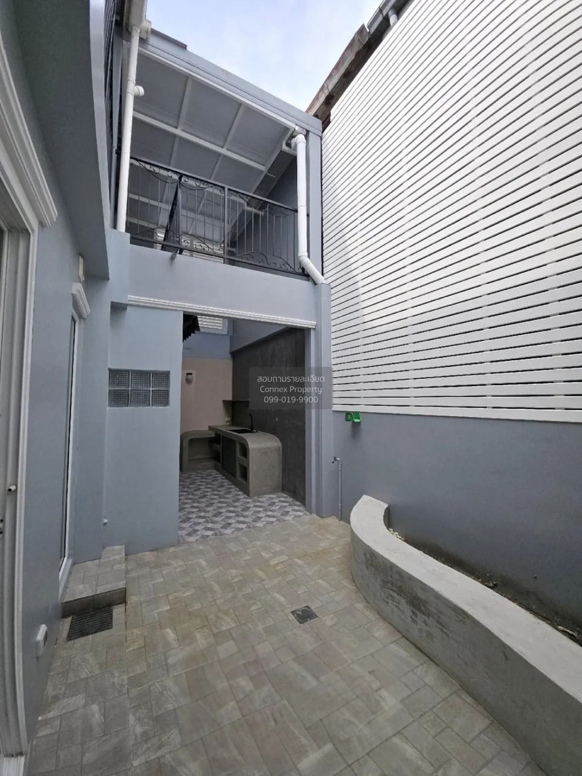 For Sale Two adjoining townhouses, Ladprao Wanghin 82. , Lat Phra