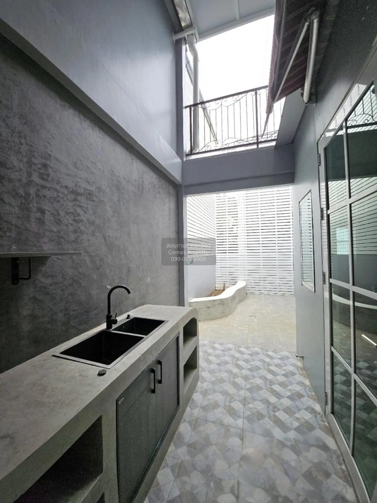 For Sale Two adjoining townhouses, Ladprao Wanghin 82. , Lat Phra