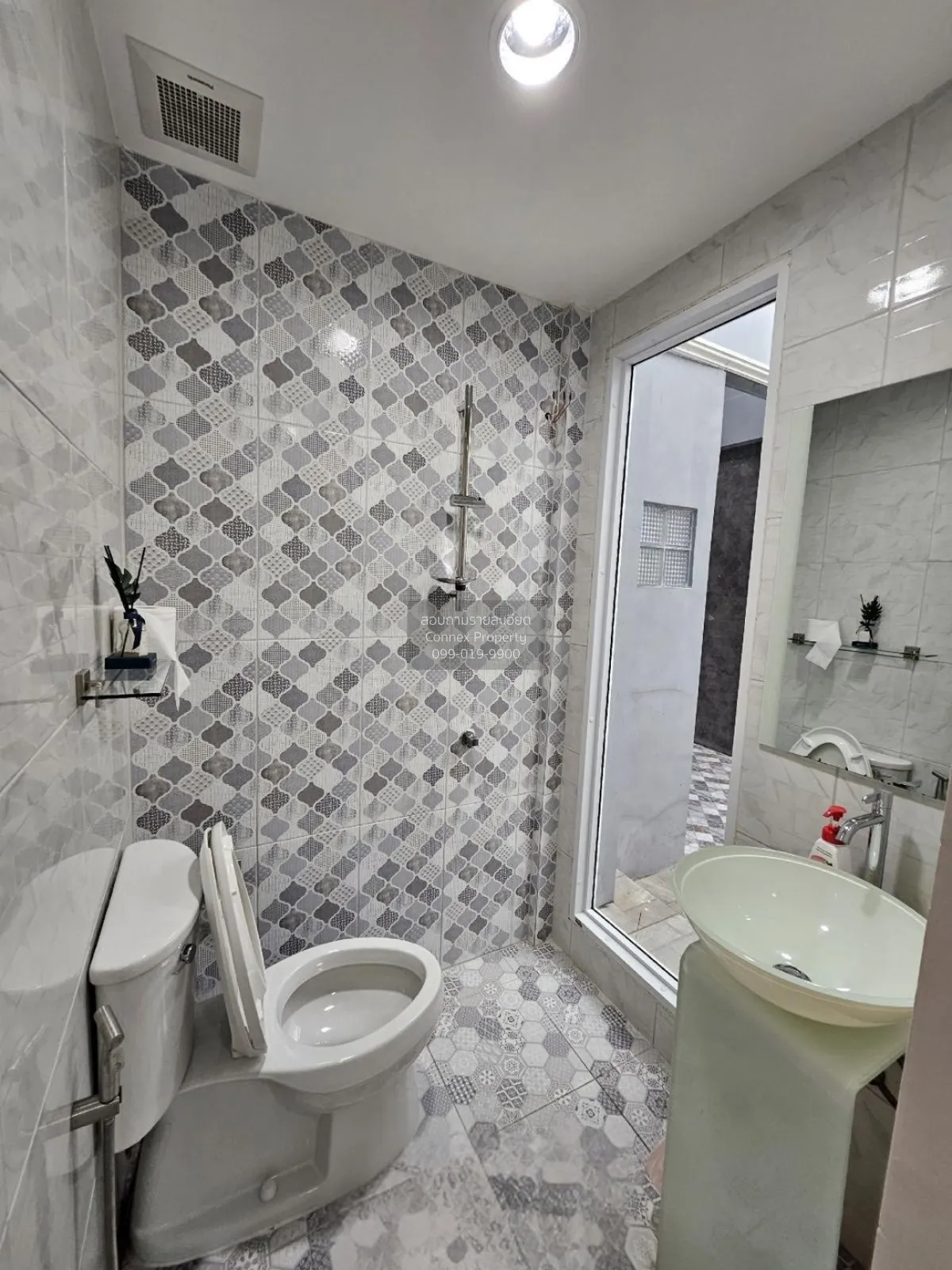 For Sale Two adjoining townhouses, Ladprao Wanghin 82. , Lat Phra