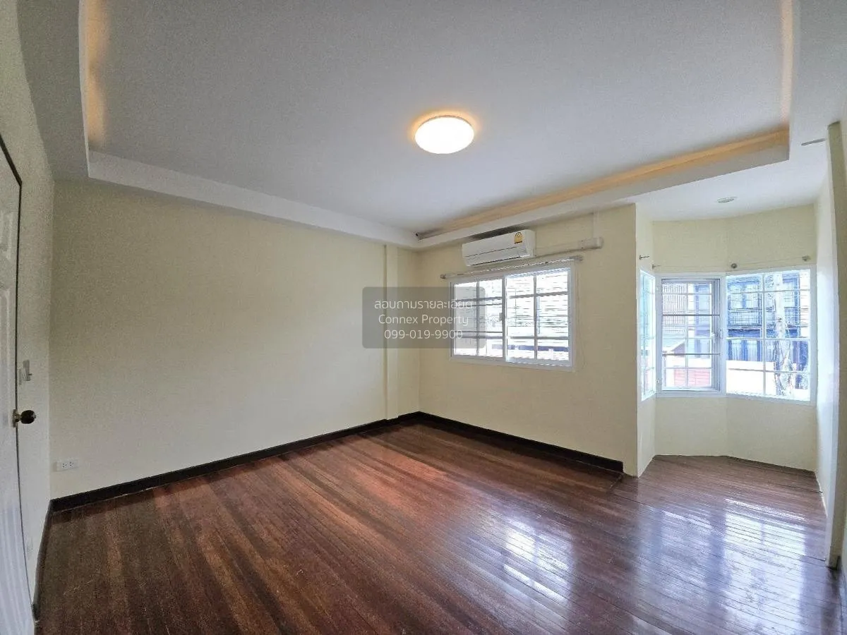For Sale Two adjoining townhouses, Ladprao Wanghin 82. , Lat Phra