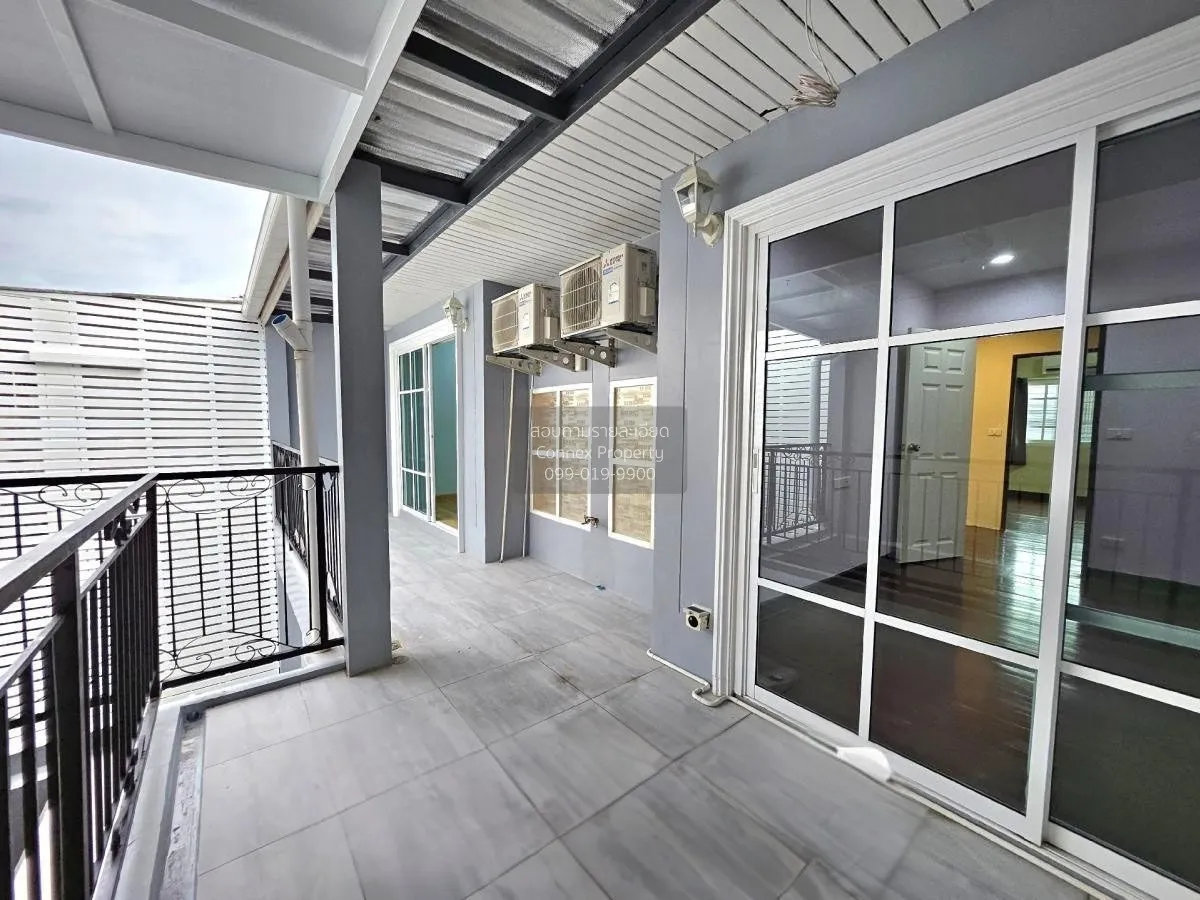 For Sale Two adjoining townhouses, Ladprao Wanghin 82. , Lat Phra