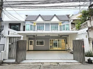 For Sale Two adjoining townhouses, Ladprao Wanghin 82. , Lat Phrao , Lat Phrao , Bangkok , CX-156172