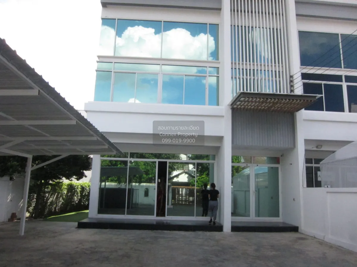 For Sale 5 - storey building with a floor area of ​​346 square me 2