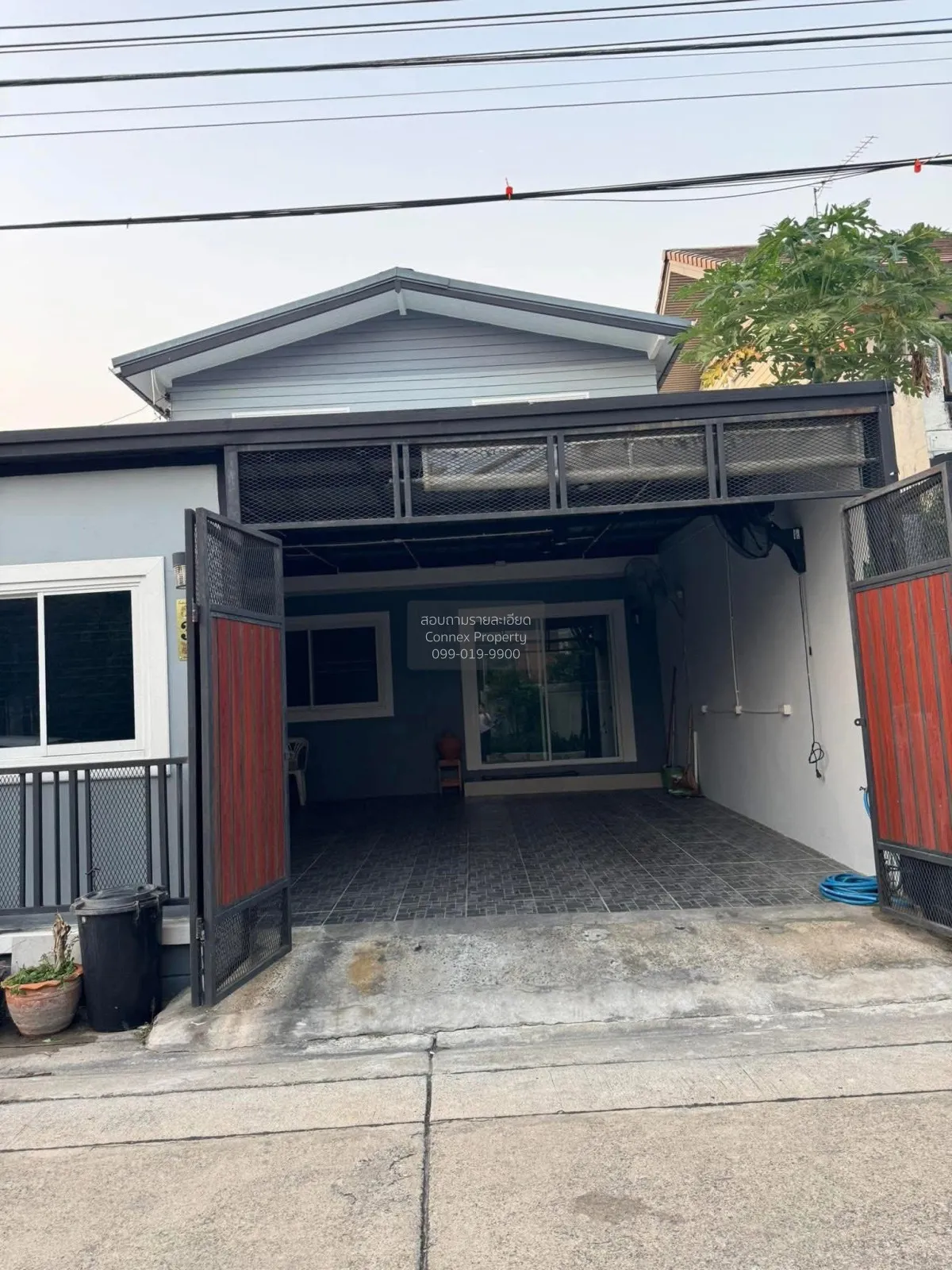 For Rent Townhouse/Townhome  , Mueang Non Niwe , wide frontage ,  3