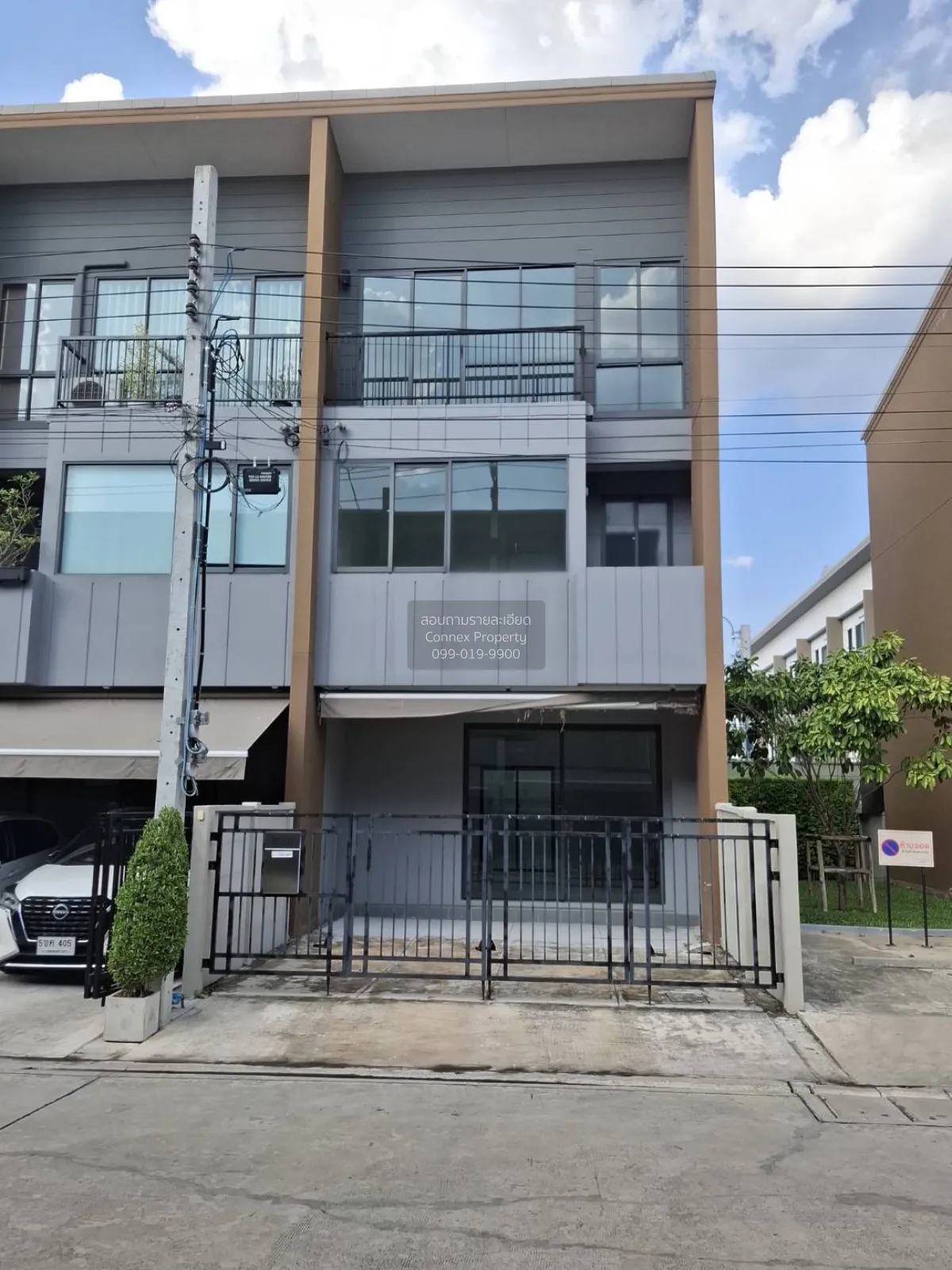 For Sale Townhouse/Townhome  , Baan Klang Muang Sukhumvit - Onnut 1