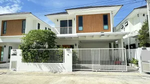 For Sale Beautiful Move-in Ready House for Sale – Fully Furnished Prime Don Mueang Location, Soi Therd Ratchan 39 Excellent Location  , wide frontage , newly renovated , Si Kan , Don Mueang , Bangkok , CX-156495