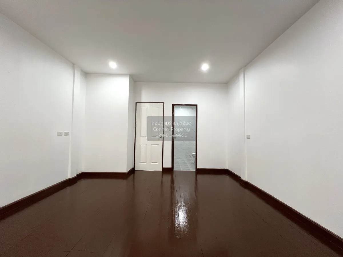 For Sale Townhouse/Townhome  , Moobaan Sena Villa 84 , newly reno