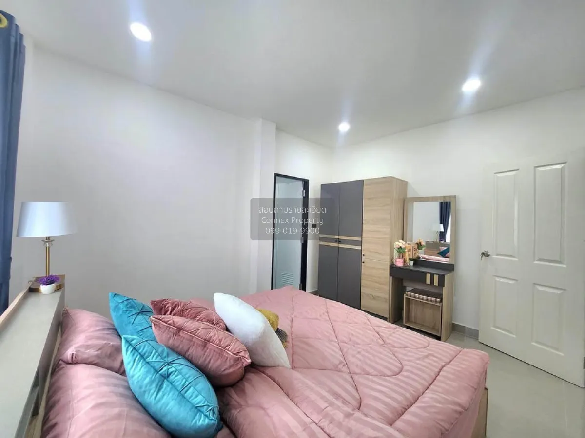 For Sale House , Ratanakorn Village 18 , Nong Prue , Bang Lamung 