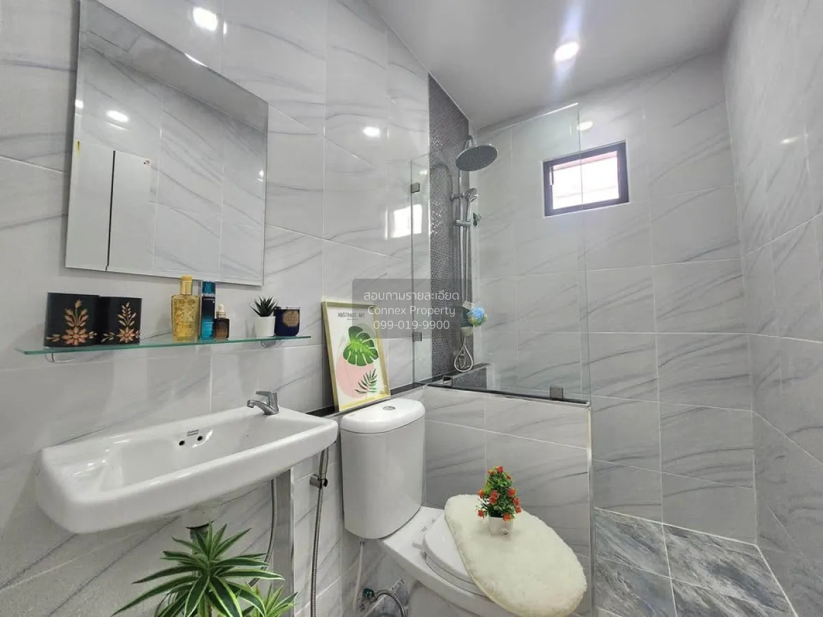 For Sale House , Ratanakorn Village 18 , Nong Prue , Bang Lamung 