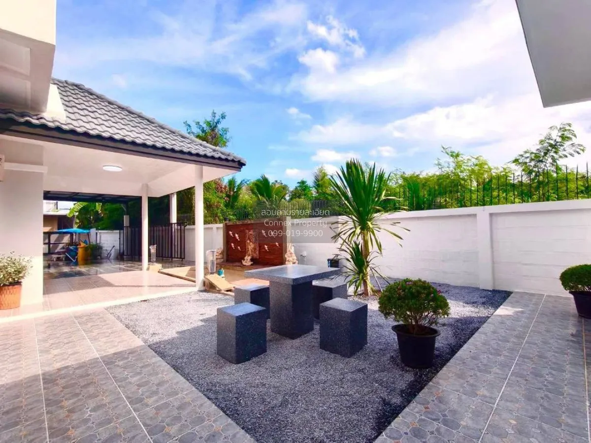 For Sale Townhouse/Townhome  , Chr. Rungruang 6 , corner unit , n