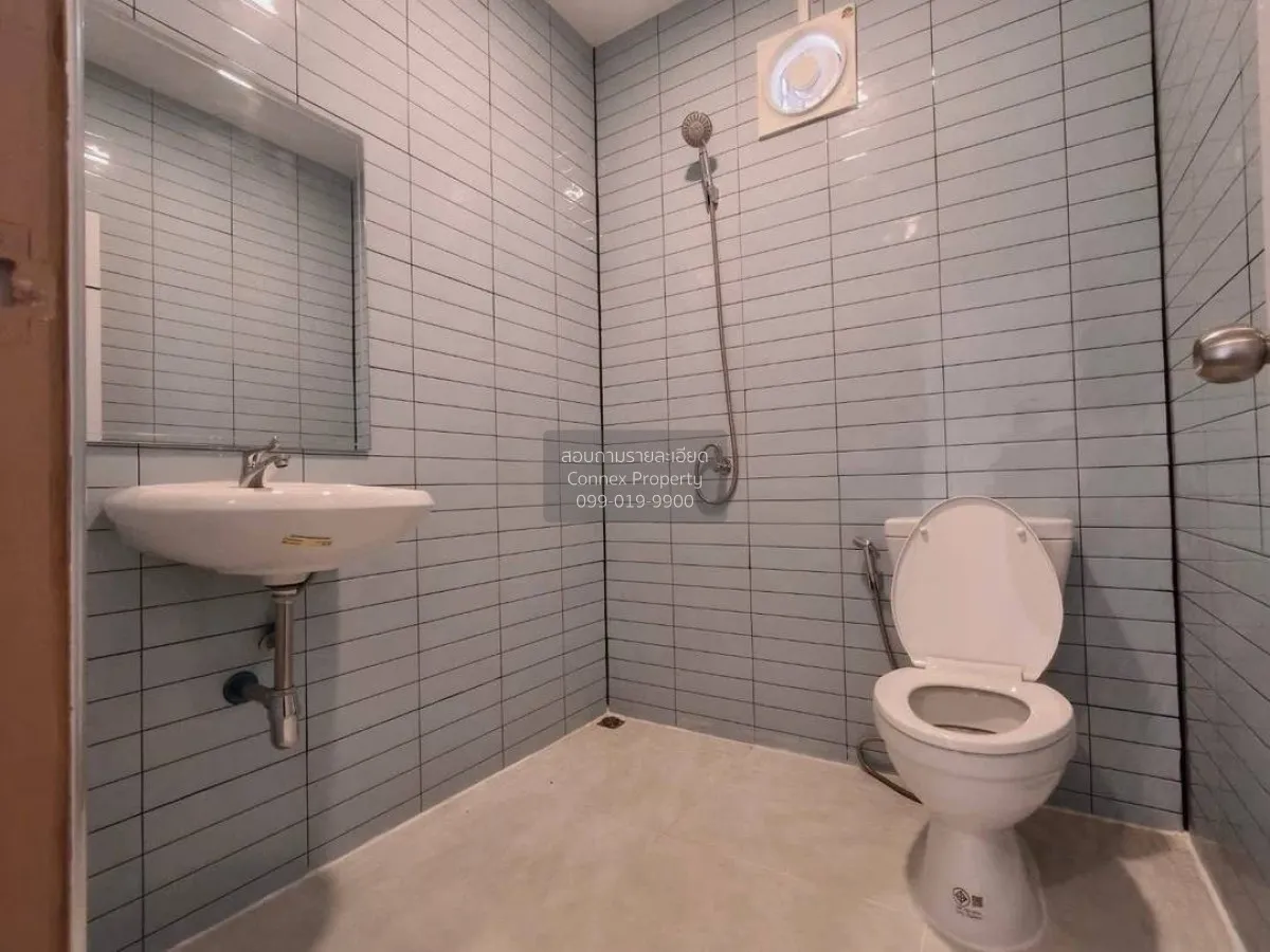 For Sale Townhouse/Townhome  , Chr. Rungruang 6 , corner unit , n