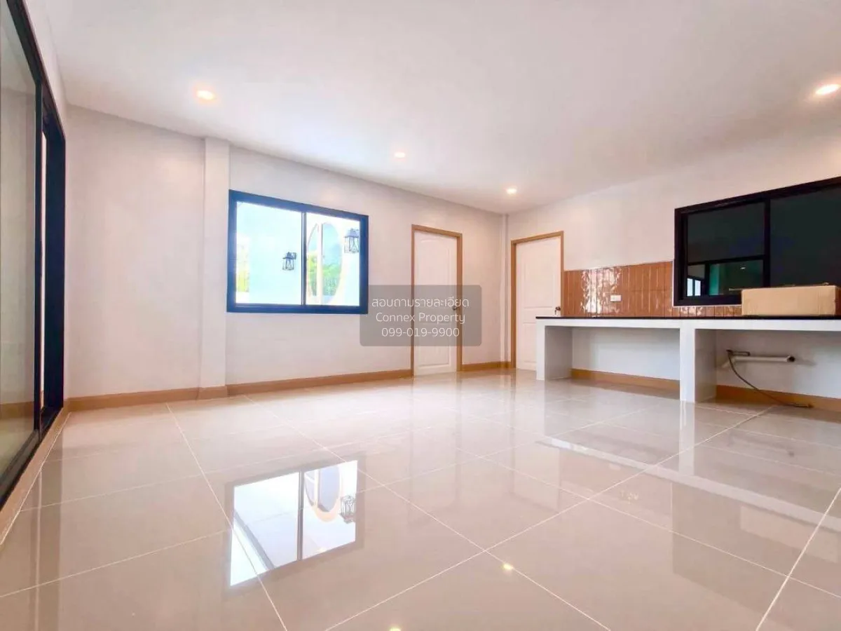 For Sale Townhouse/Townhome  , Chr. Rungruang 6 , corner unit , n