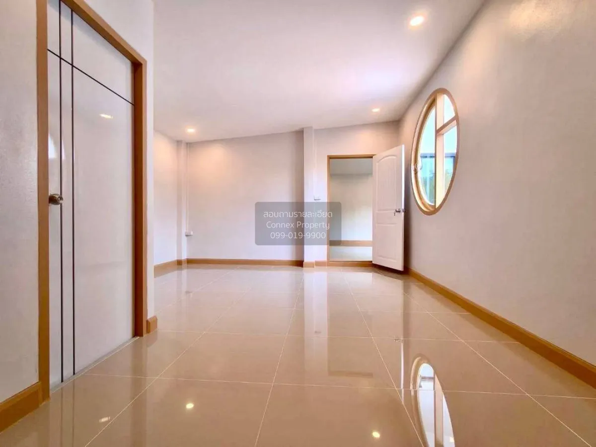 For Sale Townhouse/Townhome  , Chr. Rungruang 6 , corner unit , n