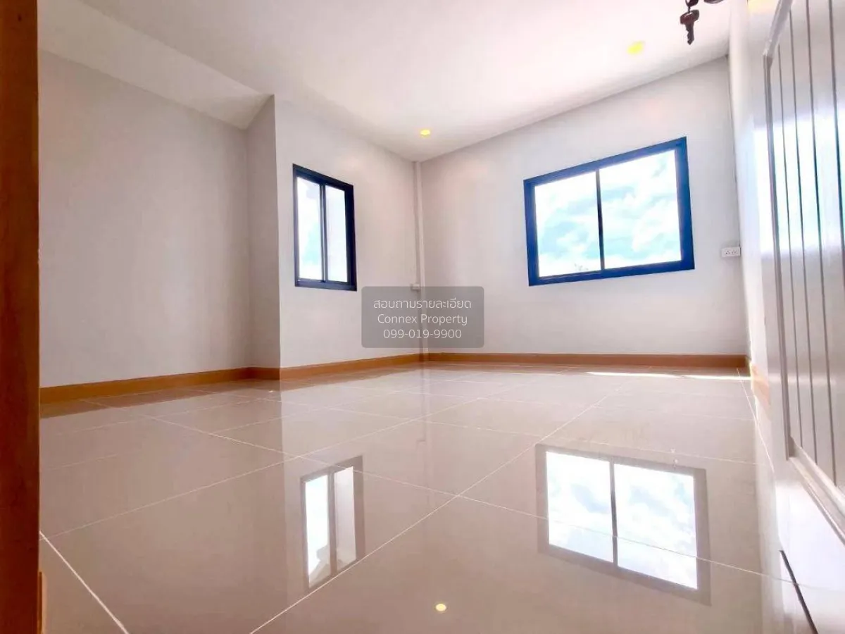For Sale Townhouse/Townhome  , Chr. Rungruang 6 , corner unit , n