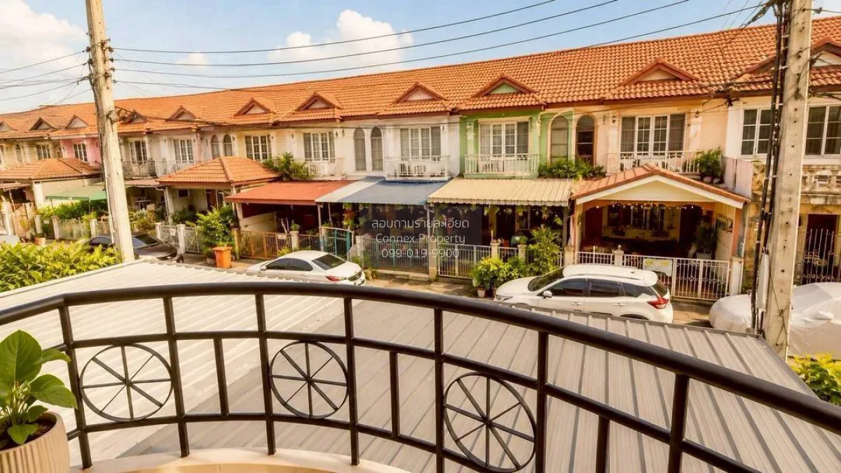 For Sale Townhouse/Townhome  , Sirarom Bang Bua Thong , wide fron