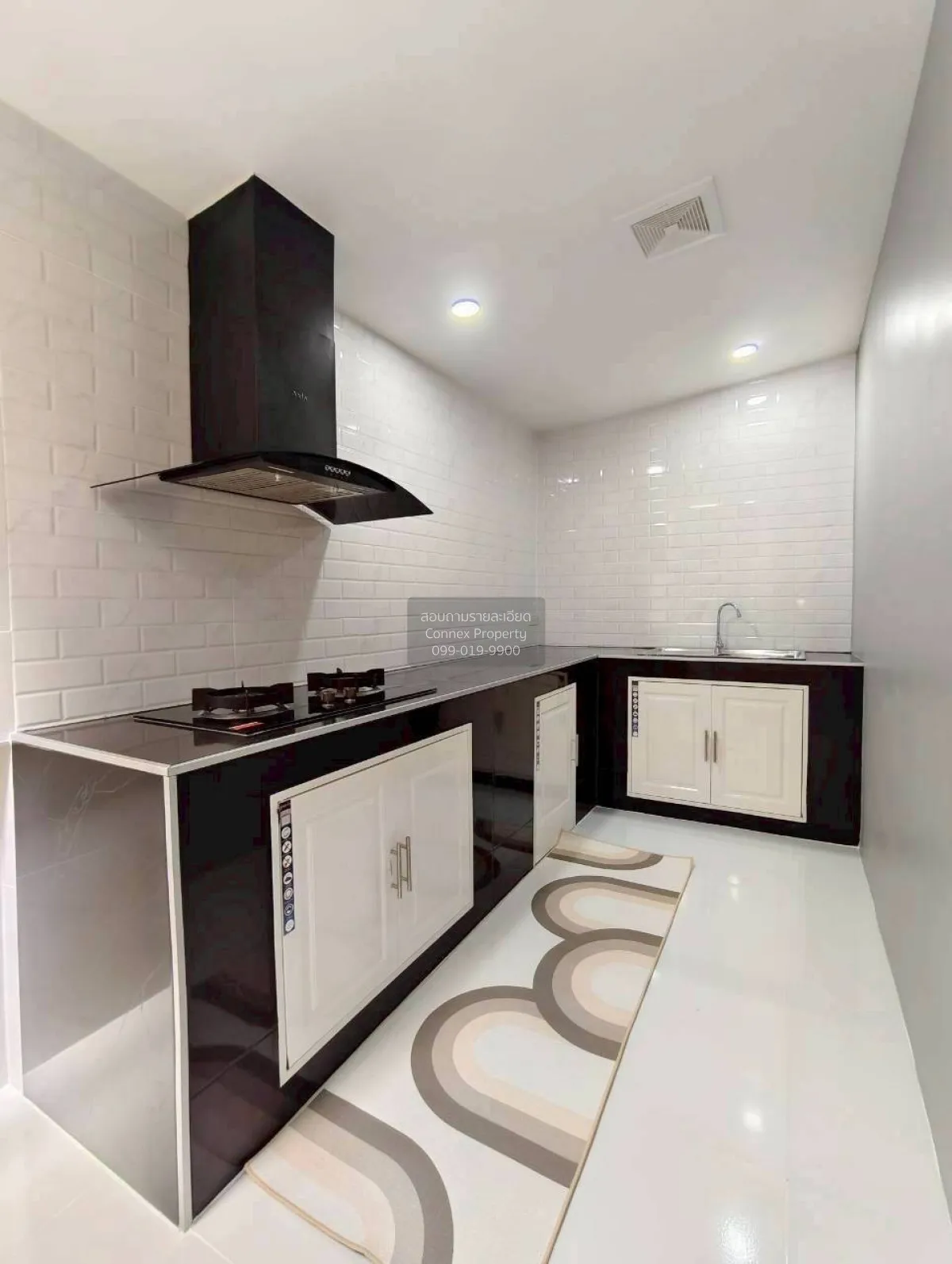 For Sale Townhouse/Townhome  , Baan Piyawararom 1 , newly renovat
