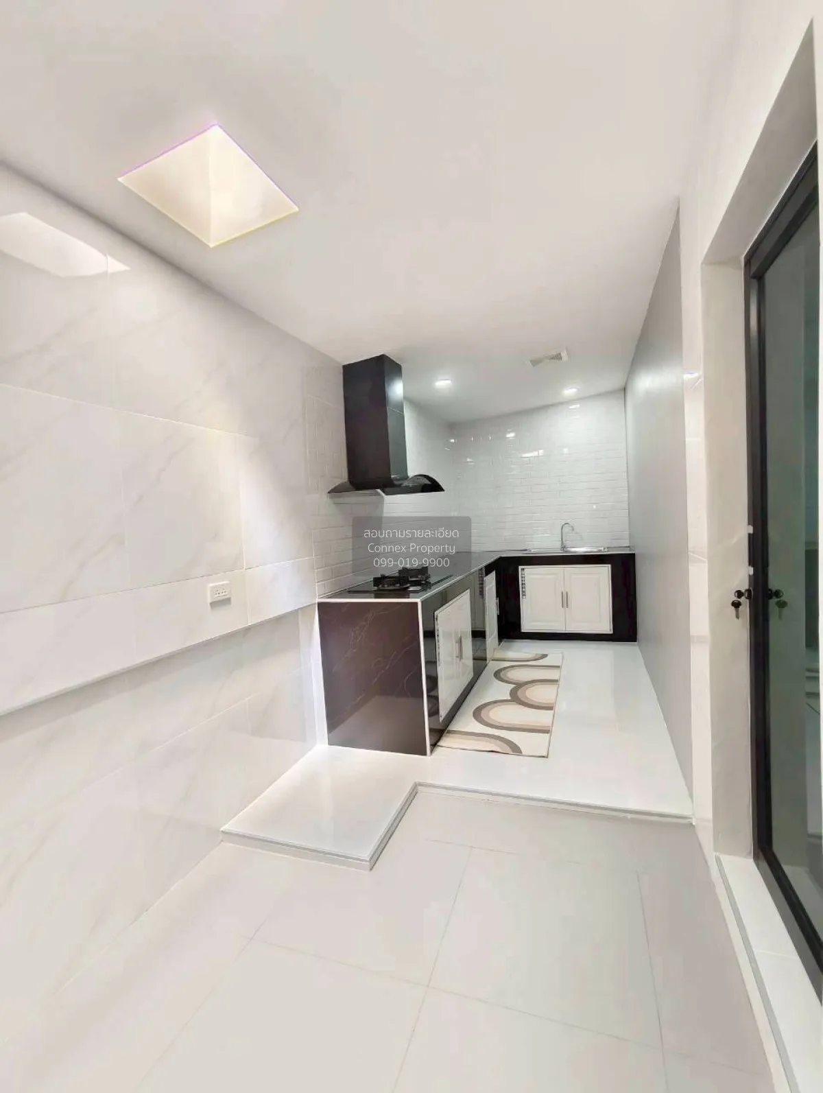 For Sale Townhouse/Townhome  , Baan Piyawararom 1 , newly renovat