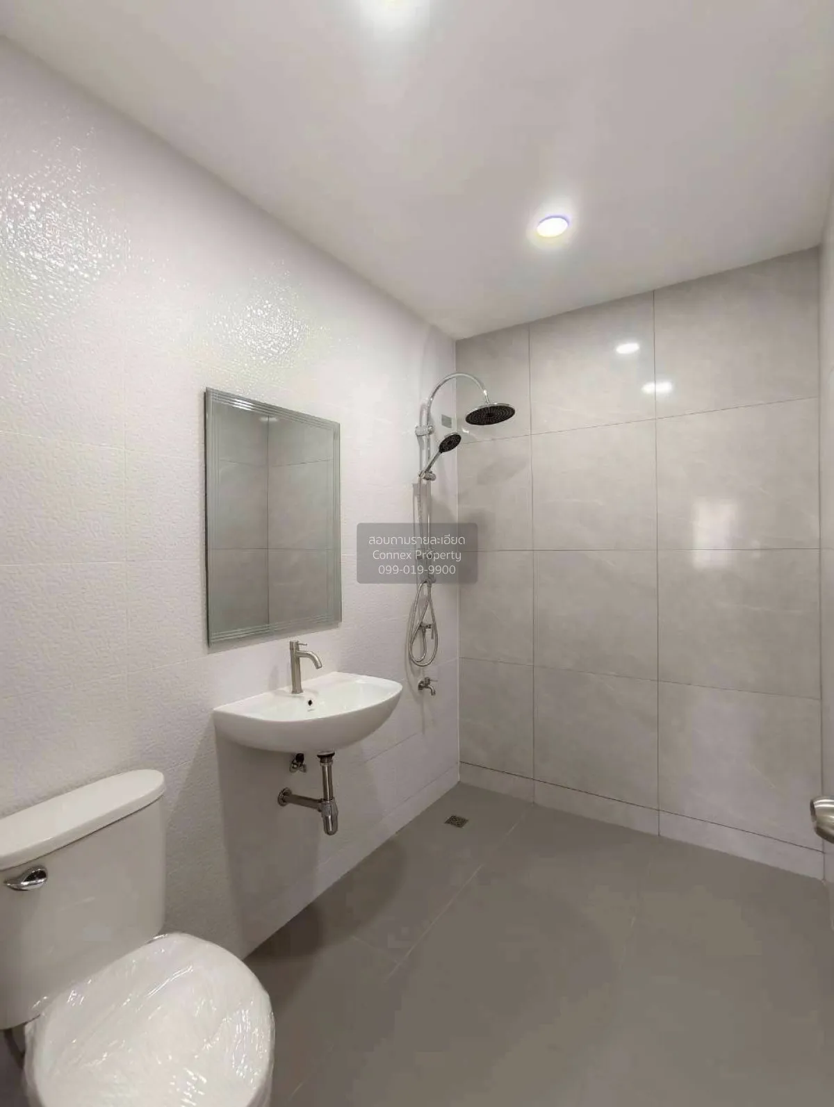 For Sale Townhouse/Townhome  , Baan Piyawararom 1 , newly renovat