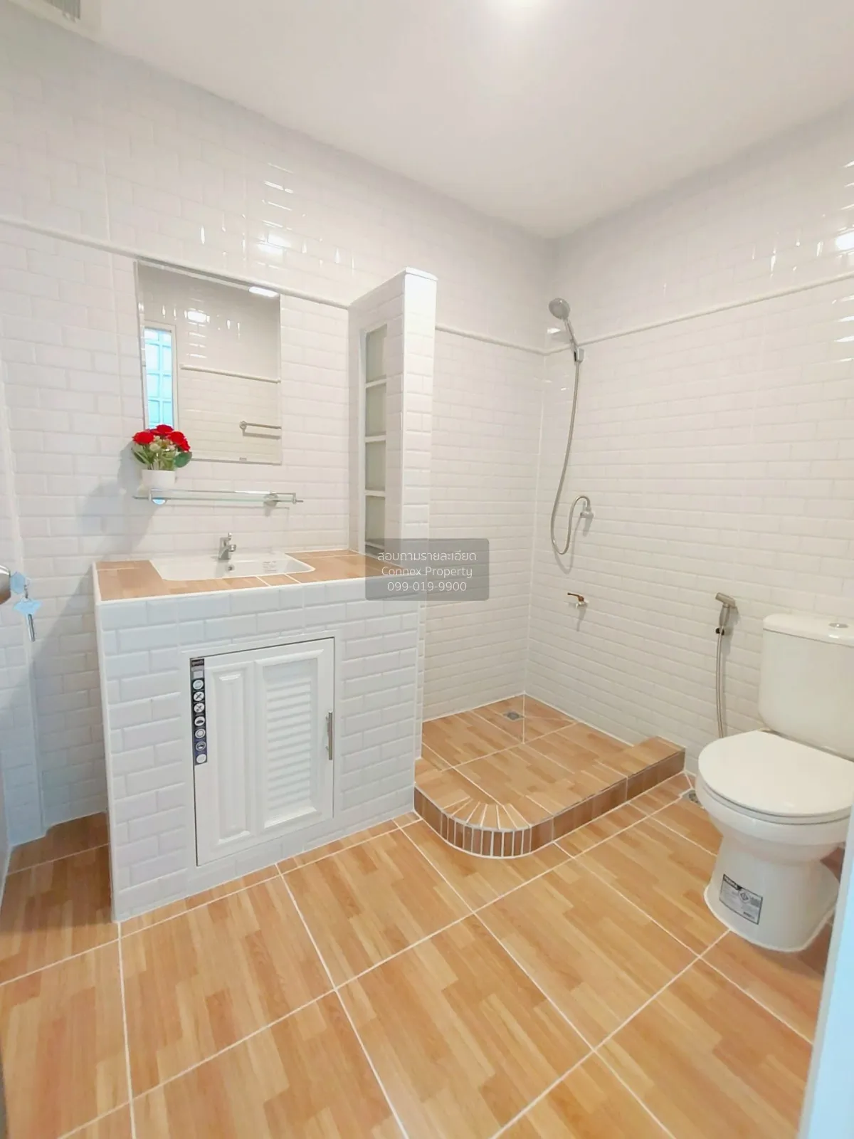 ขายทาวน์เฮ้าส์/ทาวน์โฮม  บ้านวรารักษ์ รังสิต-คลองสาม รีโนเวทใหม่ 