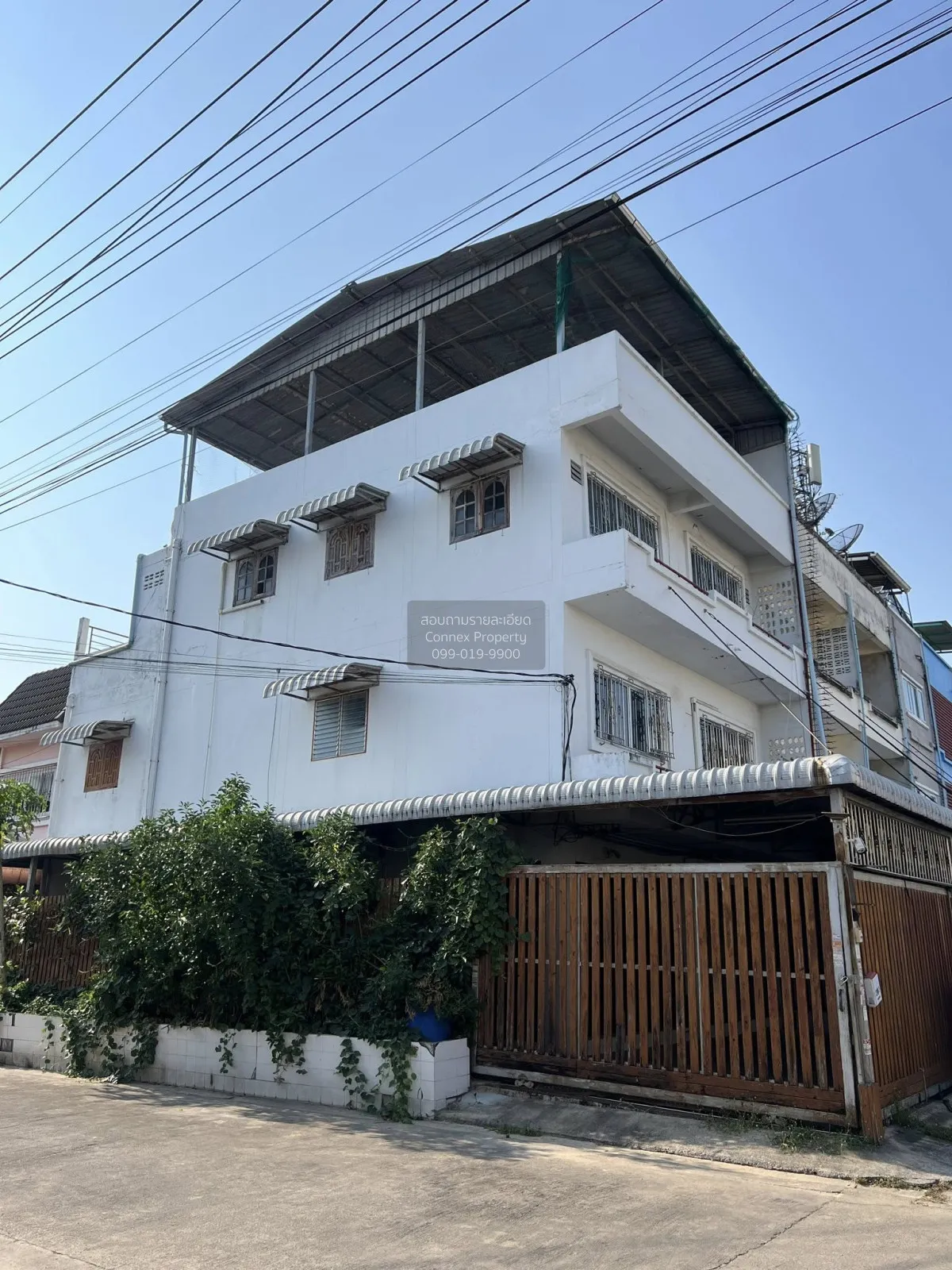 For Sale Townhouse/Townhome  , Baan Suan Ratchanee , corner unit  1