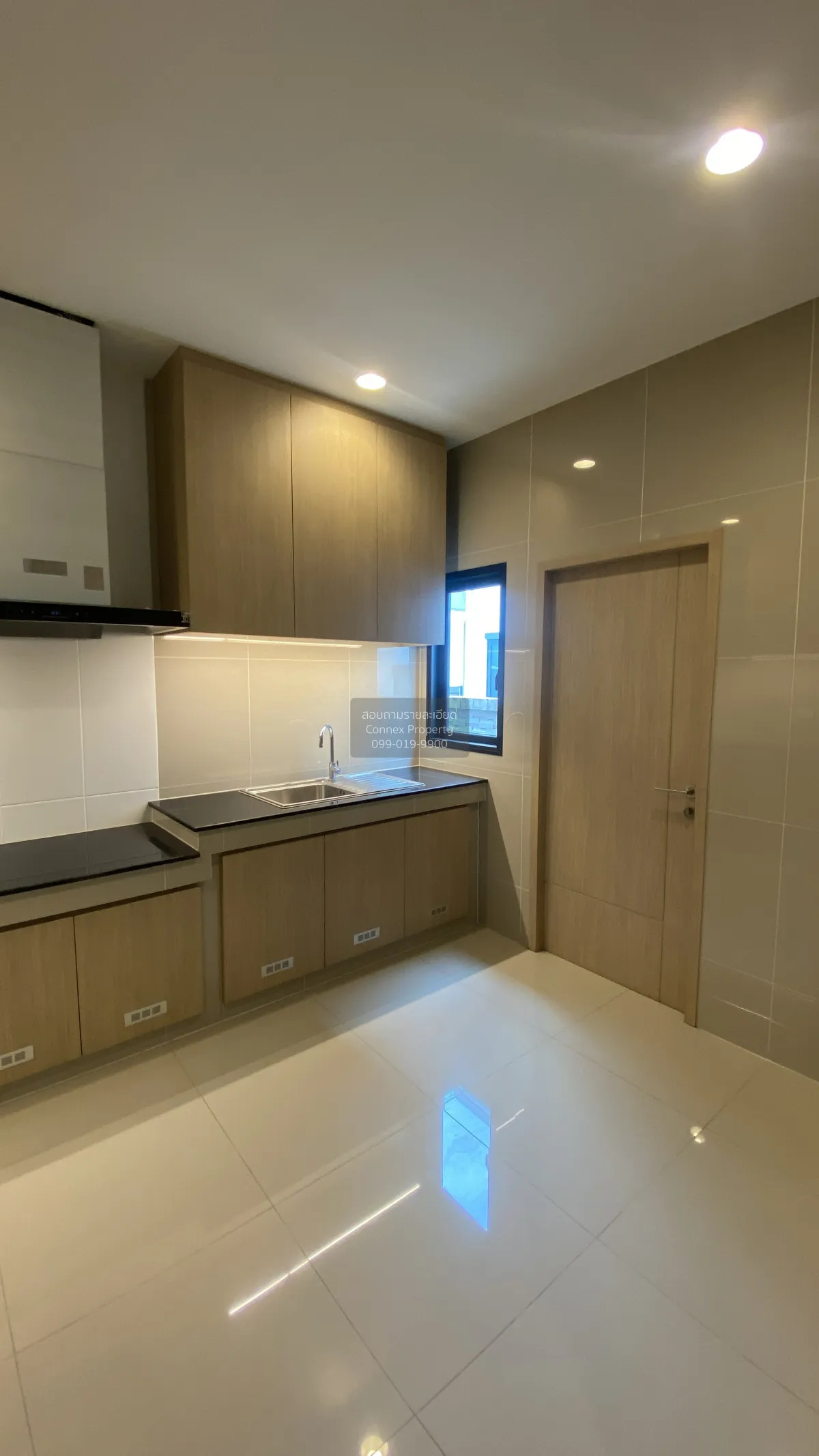 For Sale House , Setthasiri Wongwaen-Lamlukka , wide frontage , B 4