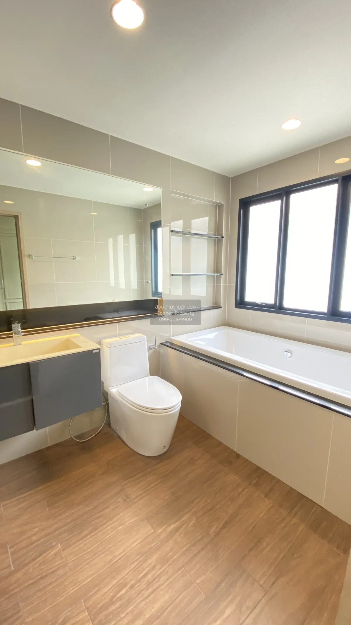 For Sale House , Setthasiri Wongwaen-Lamlukka , wide frontage , B