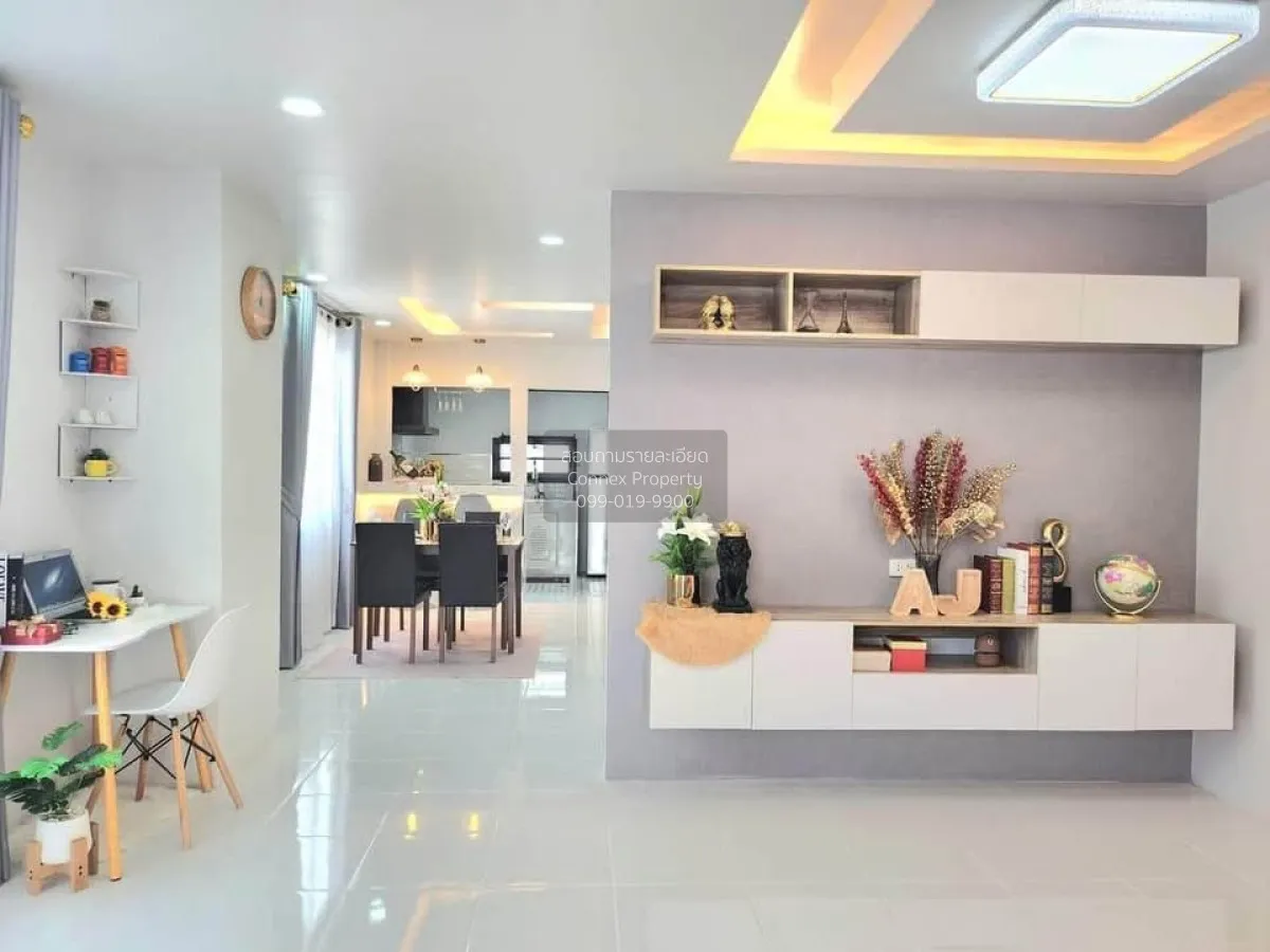 For Sale House , Ratanakorn Village 18 , Nong Prue , Bang Lamung 