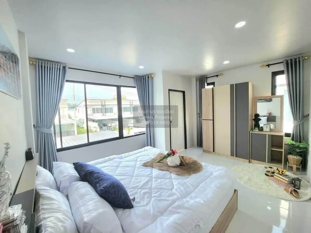 For Sale House , Ratanakorn Village 18 , Nong Prue , Bang Lamung 