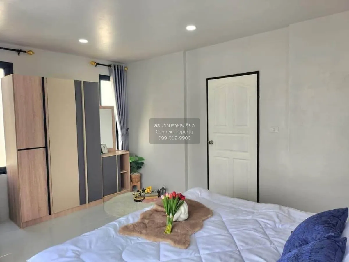 For Sale House , Ratanakorn Village 18 , Nong Prue , Bang Lamung 