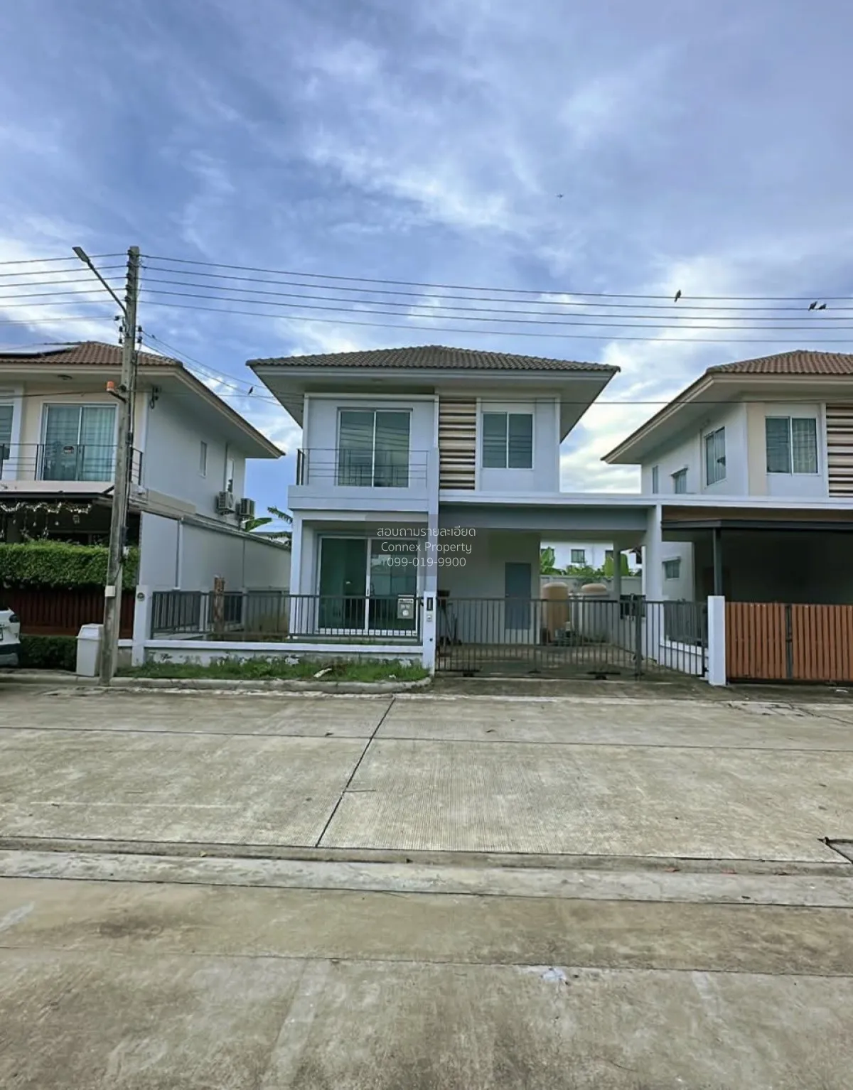 For Sale House , Groove Ville Lamlukka Klong 4 , wide frontage ,  1