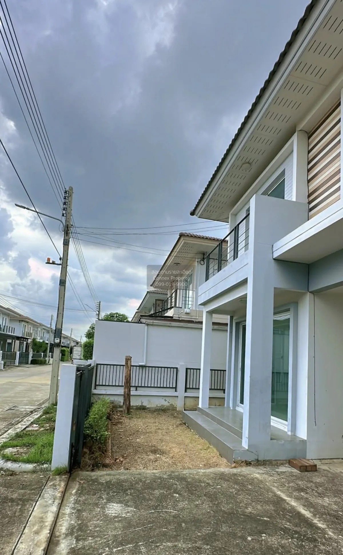 For Sale House , Groove Ville Lamlukka Klong 4 , wide frontage ,  2