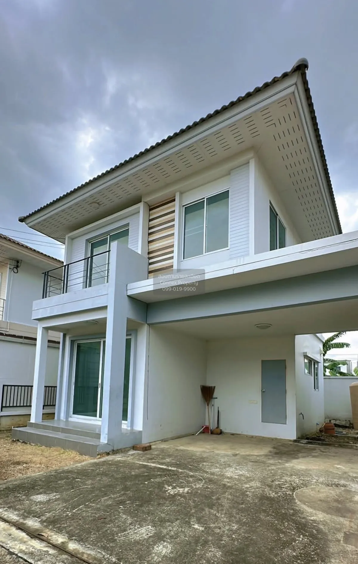 For Sale House , Groove Ville Lamlukka Klong 4 , wide frontage ,  3