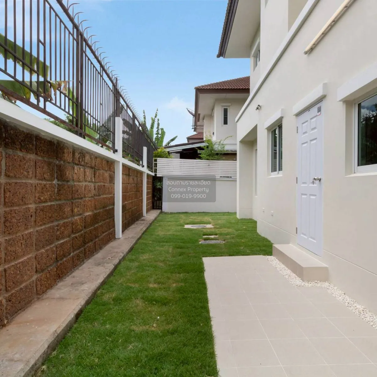 For Sale House , The Centro Rattanathibet , wide frontage , newly