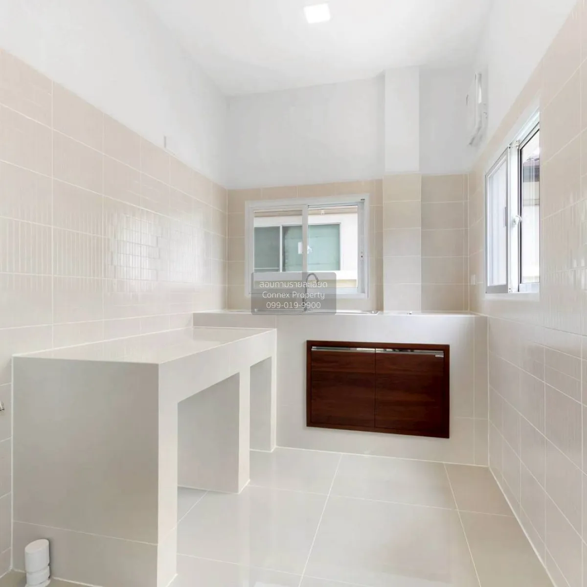 For Sale House , The Centro Rattanathibet , wide frontage , newly