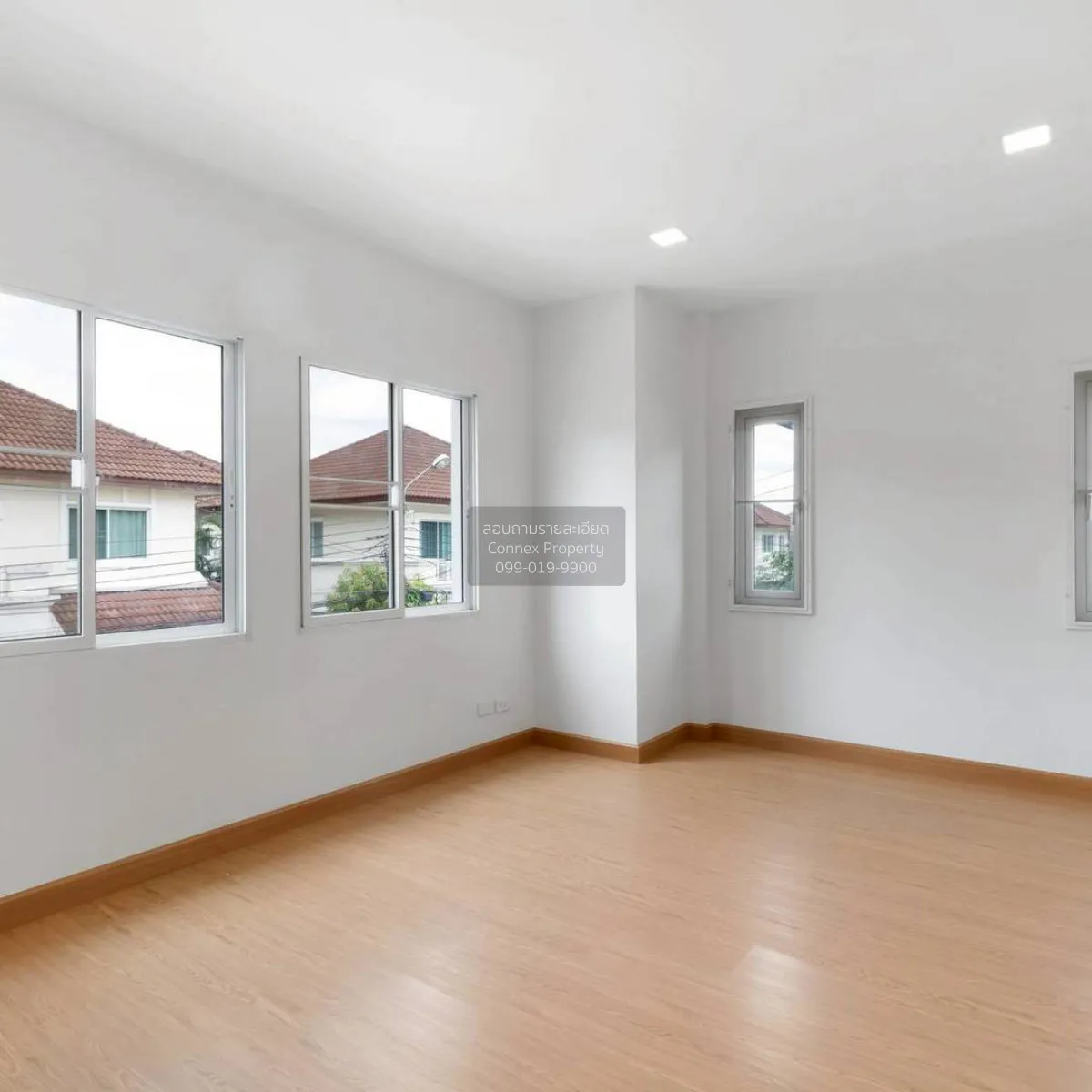 For Sale House , The Centro Rattanathibet , wide frontage , newly