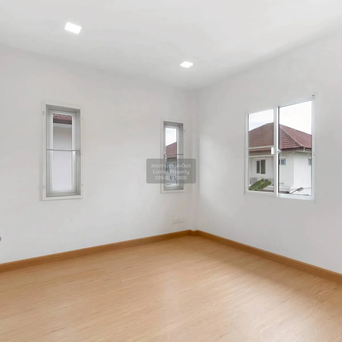For Sale House , The Centro Rattanathibet , wide frontage , newly