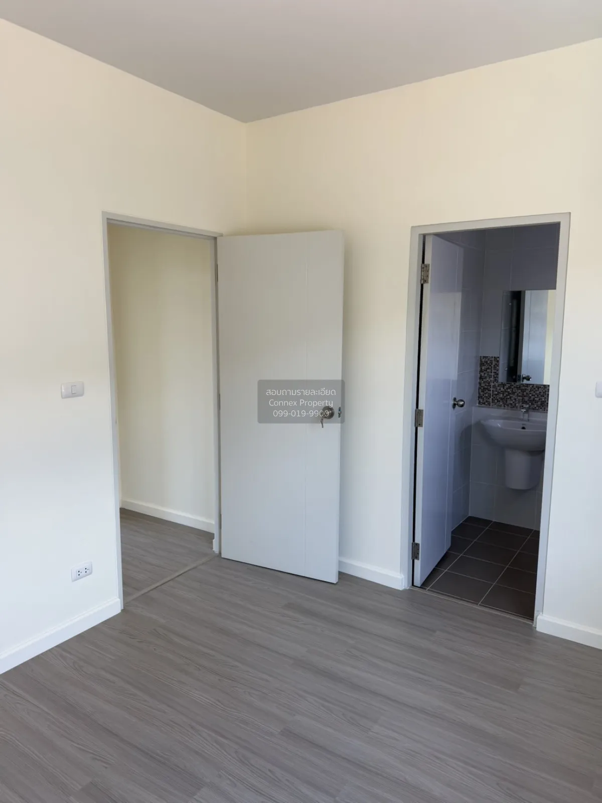For Sale Townhouse/Townhome  , Siri Place Phetkasem-Sai 4 , corne